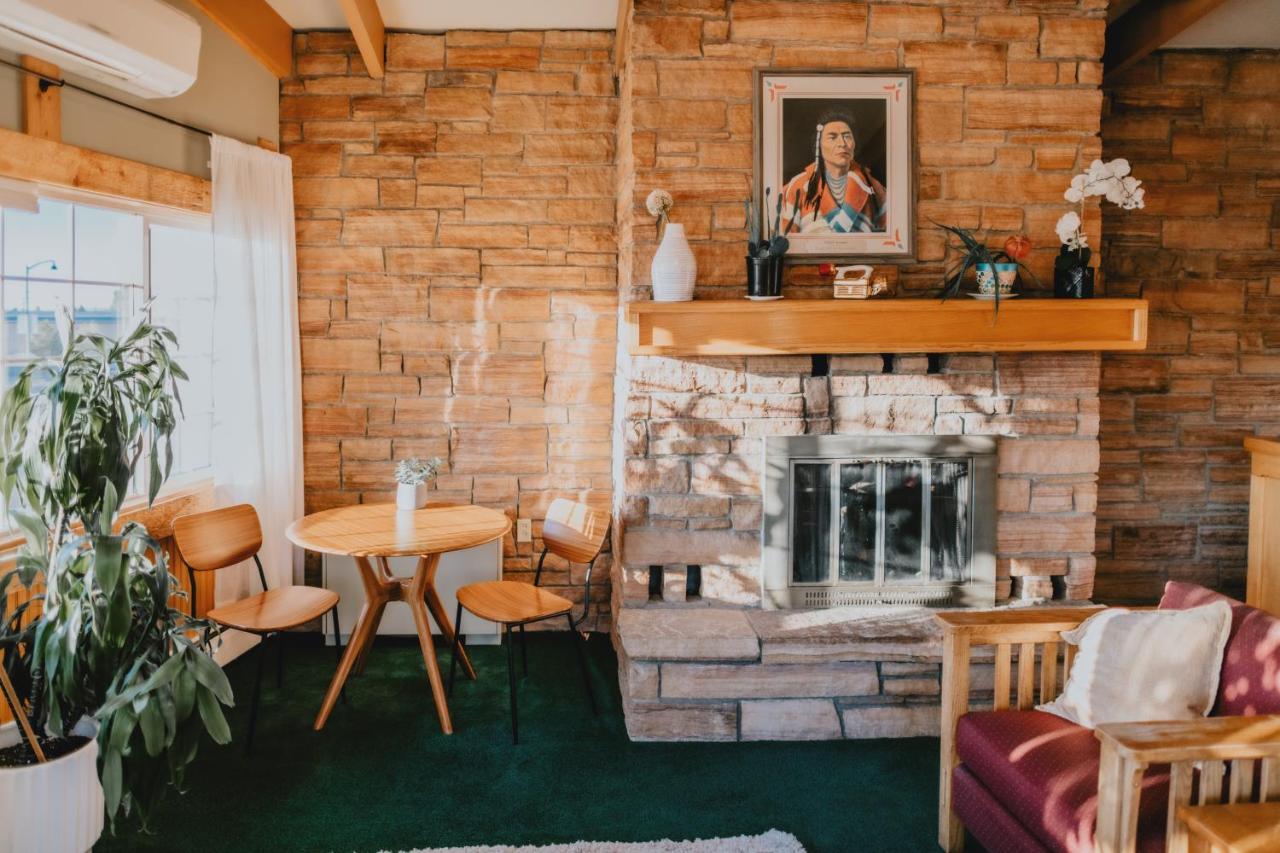 Sapphire Motel Midtown Бозман Экстерьер фото